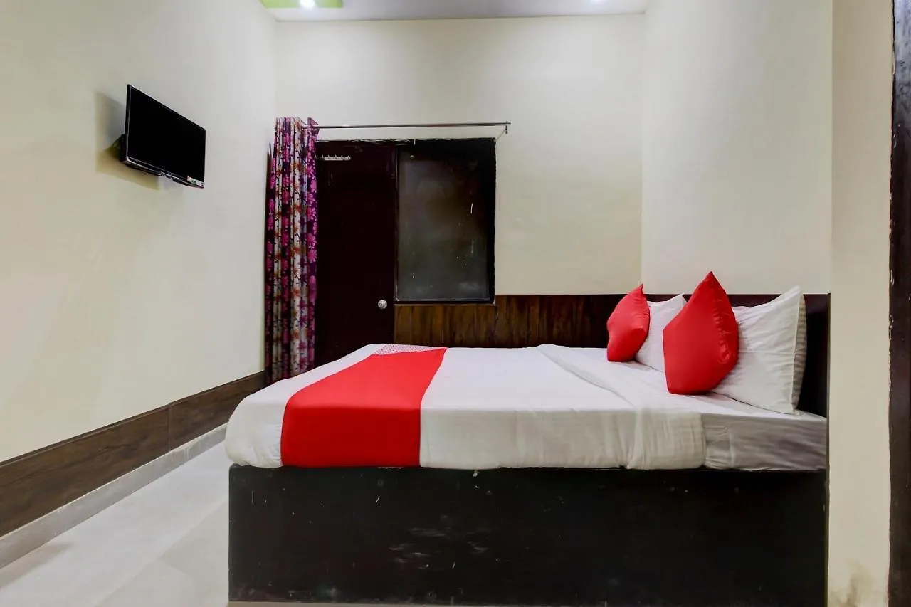 Oyo 46629 Hotel Anmol Palace Agra  3*, Agra (Uttar Pradesh)